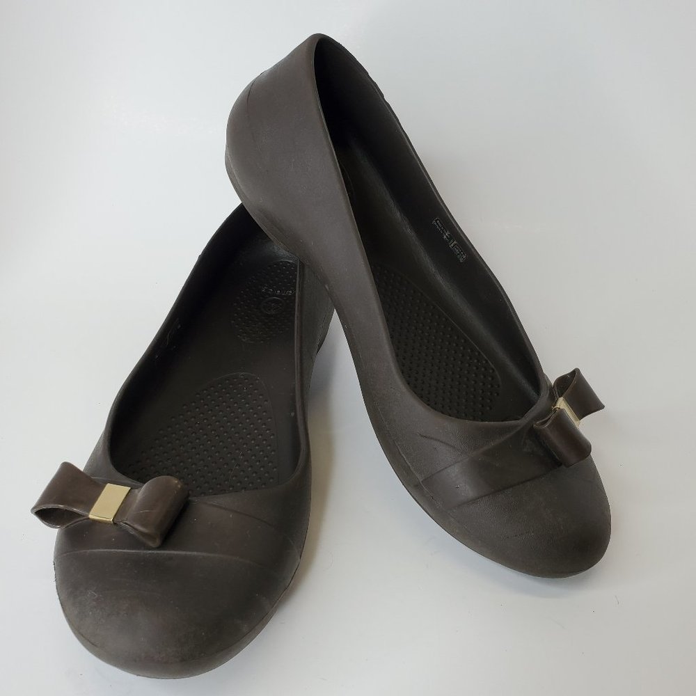 Crocs Wm's Size 11  Gianna Brown Round Toe Waterproof Slip On  Bow Ballet Flats.